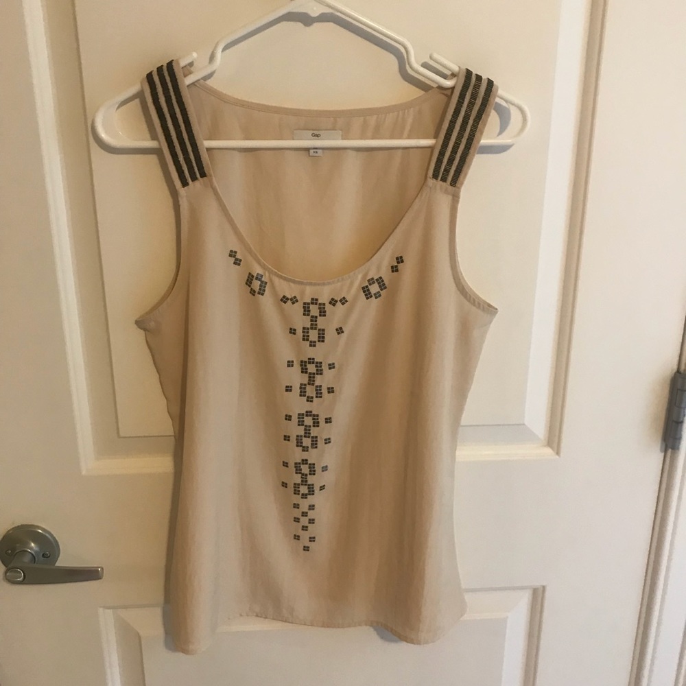 Gap tank top in excellent condition